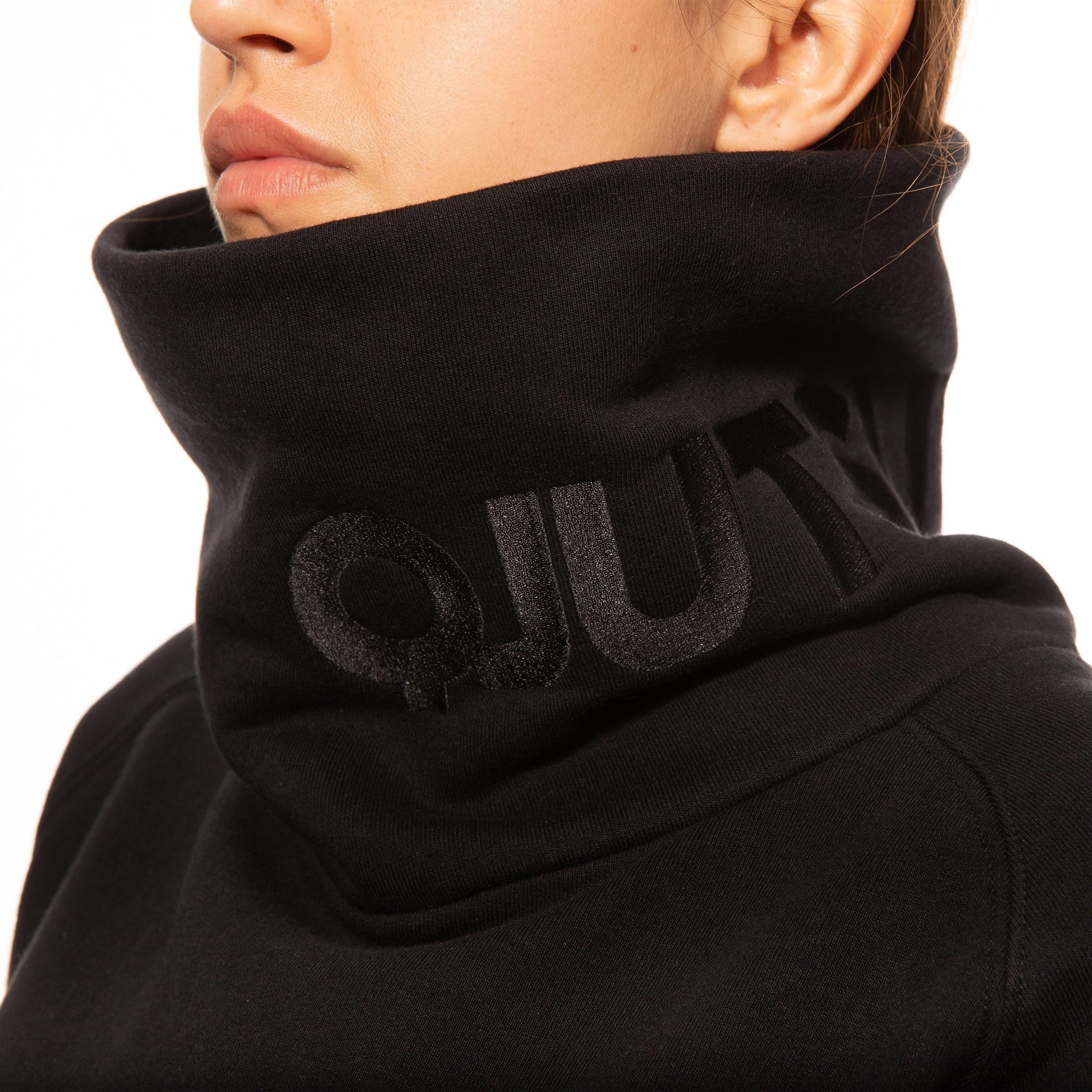 Black QJUTSU Rollkragen-Sweatshirt