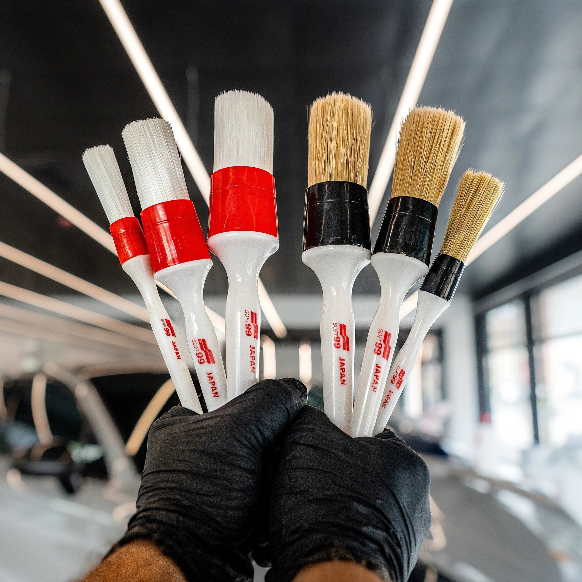 Soft99 Pinselset für Außenbereiche und Innenraum, Bürstenset für außen und innen, 6-tlg.